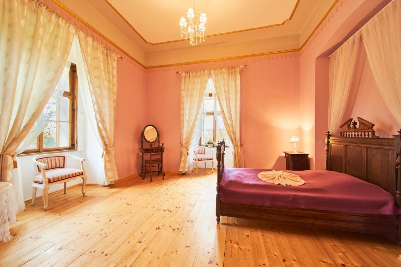 Penzion Zámek Lešany Netvořice Exterior foto